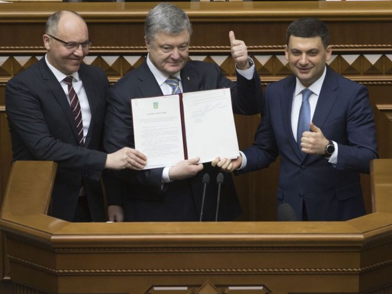 Порошенко: Сегодня позиция главы государства, позиция Кабинета Министров, позиция руководства парламента – единодушна