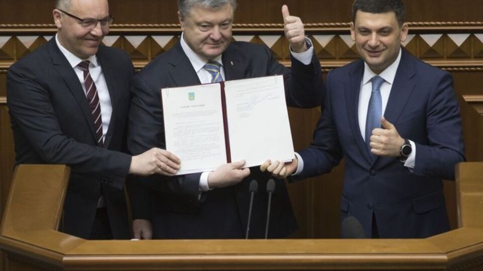 Порошенко: Сегодня позиция главы государства, позиция Кабинета Министров, позиция руководства парламента – единодушна