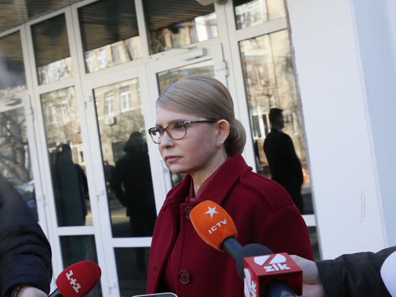 Тимошенко заявила, что в штабе Порошенко готовятся раздать по 1 тыс. грн 6 млн избирателей