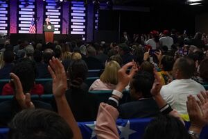 Пенс встретился в США с лидерами венесуэльской общины