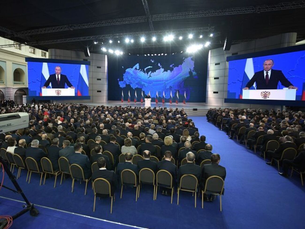 Путин:&nbsp;Нужно обновить нормативную базу, сохранить только те документы, которые отвечают современным требованиям, остальные&nbsp;&ndash; сдать в&nbsp;архив