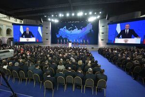 Путин: Нужно обновить нормативную базу, сохранить только те документы, которые отвечают современным требованиям, остальные – сдать в архив