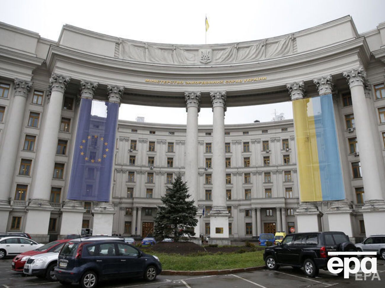 МИД Украины: Все политзаключенные и военнопленные должны быть немедленно освобождены