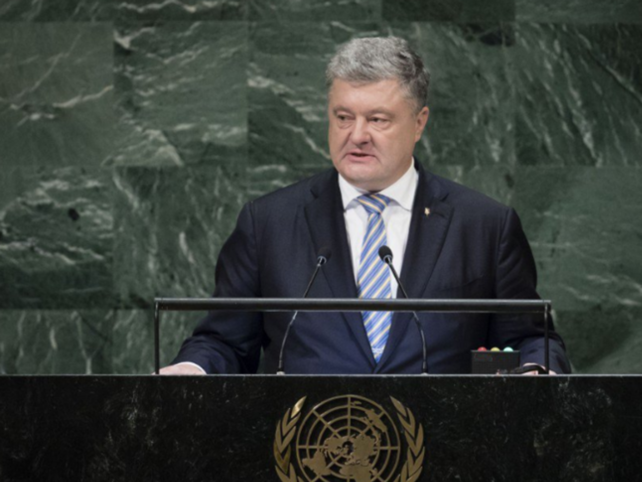 Порошенко розповів про чисельність бойовиків на Донбасі