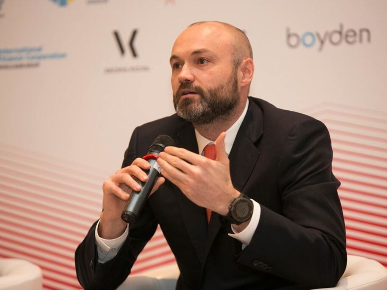 Хромаев считает, что записи используют для политических манипуляций