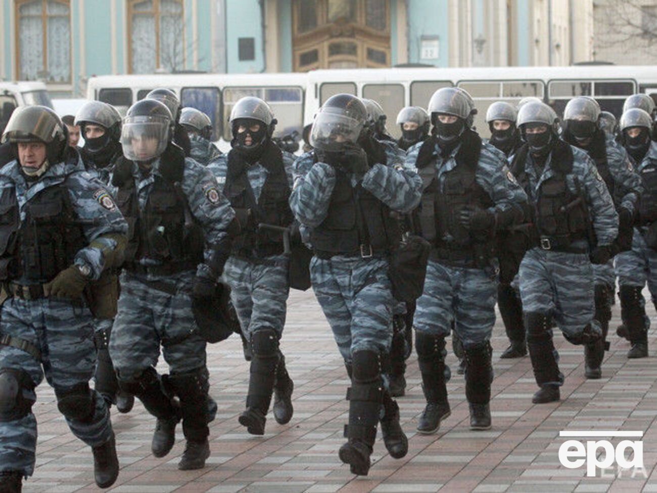 Бойцов роты спецназначения "Беркут" обвиняют в массовом расстреле активистов на Майдане