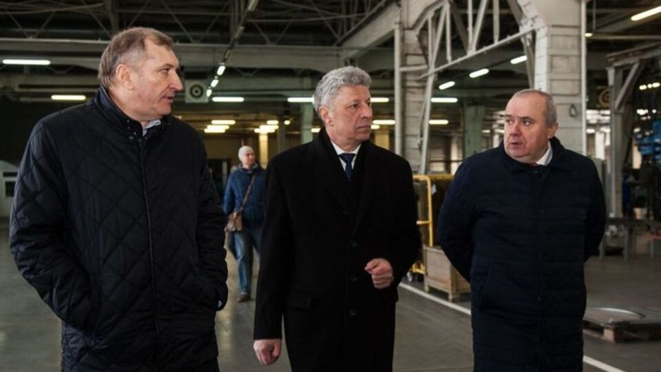 Юрій Бойко (у центрі): Потрібно підтримувати тих, хто купує українську продукцію. Нормальні країни дають пільги тим, хто купує вітчизняне