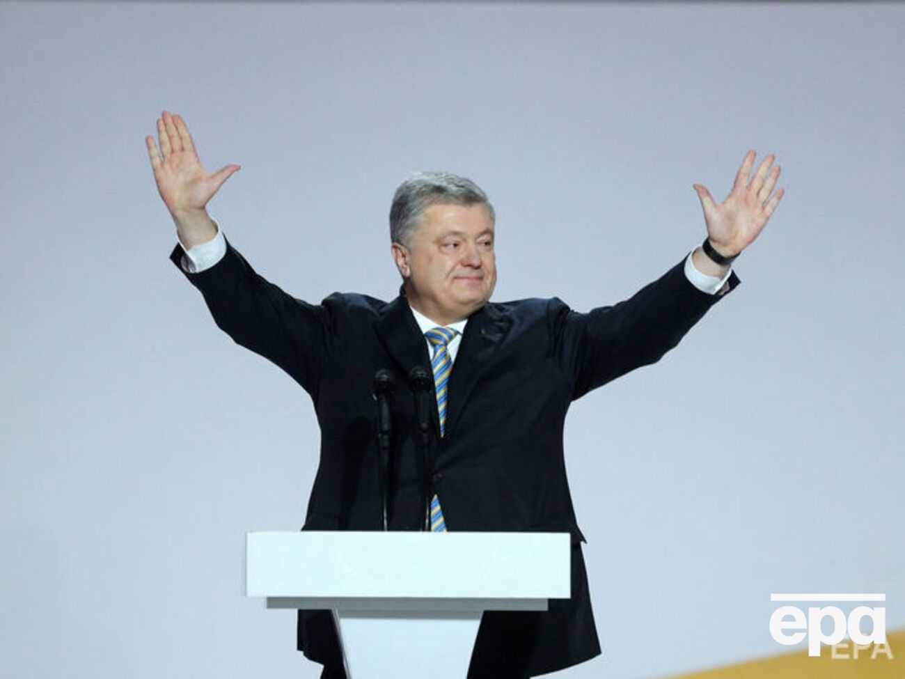 Порошенко баллотируется на второй срок
