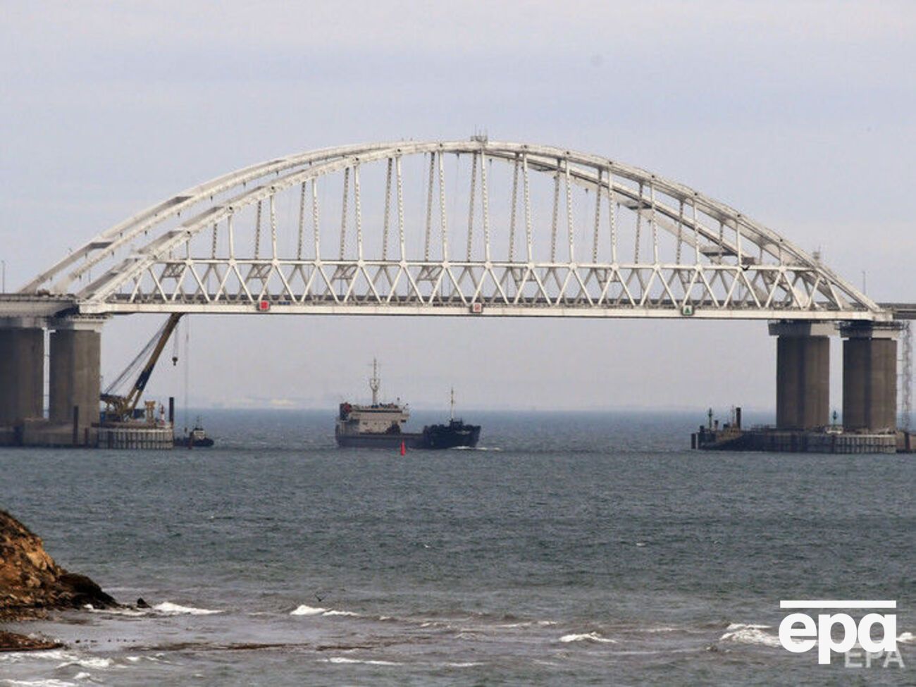 Росія захопила українські військові кораблі та моряків 25 листопада 2018 року