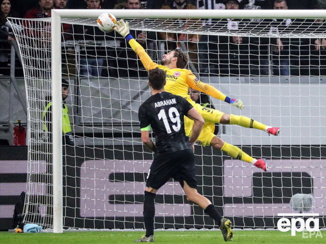 "Шахтер" сумел забить "Айнтрахту" только один мяч