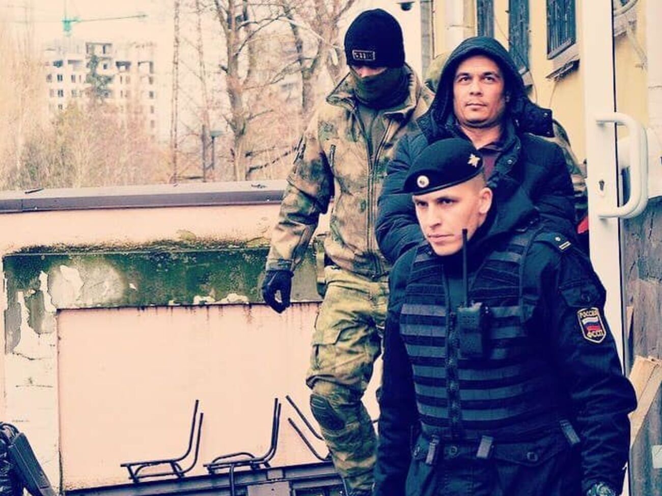 Курбединова дважды арестовывали из-за поста в Facebook от 2013 года с изображением символики форума организации "Хизб ут-Тахрир"