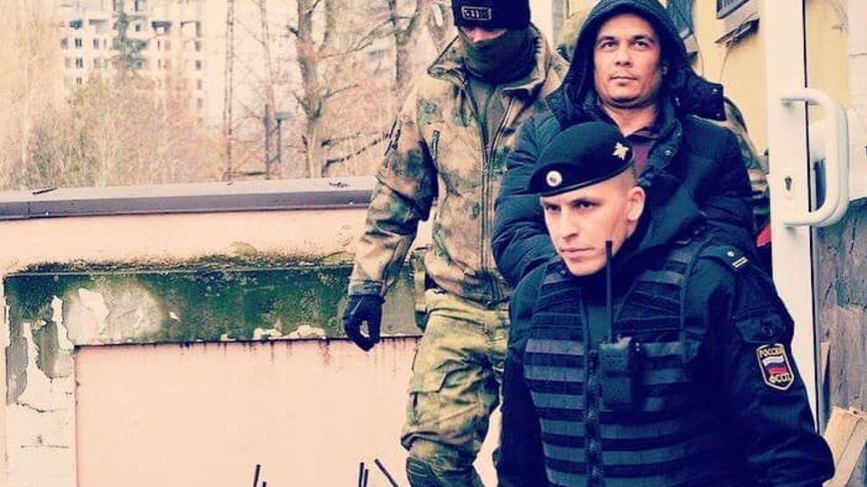 Курбедінова двічі заарештовували через пост у Facebook від 2013 року із зображенням символіки форуму організації "Хізб ут-Тахрір"