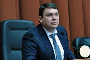 По данным СМИ, обыск проводился в рамках досудебного расследования по делу о взятке