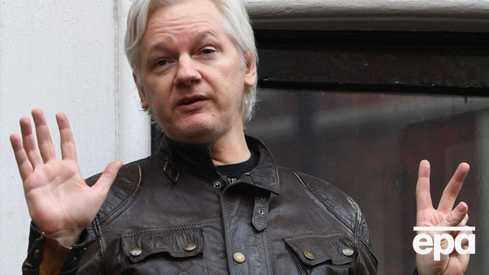 У МЗС Австралії підтвердили, що Ассанж отримав новий паспорт