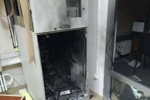 Злочинці підірвали банкомати і забрали касети