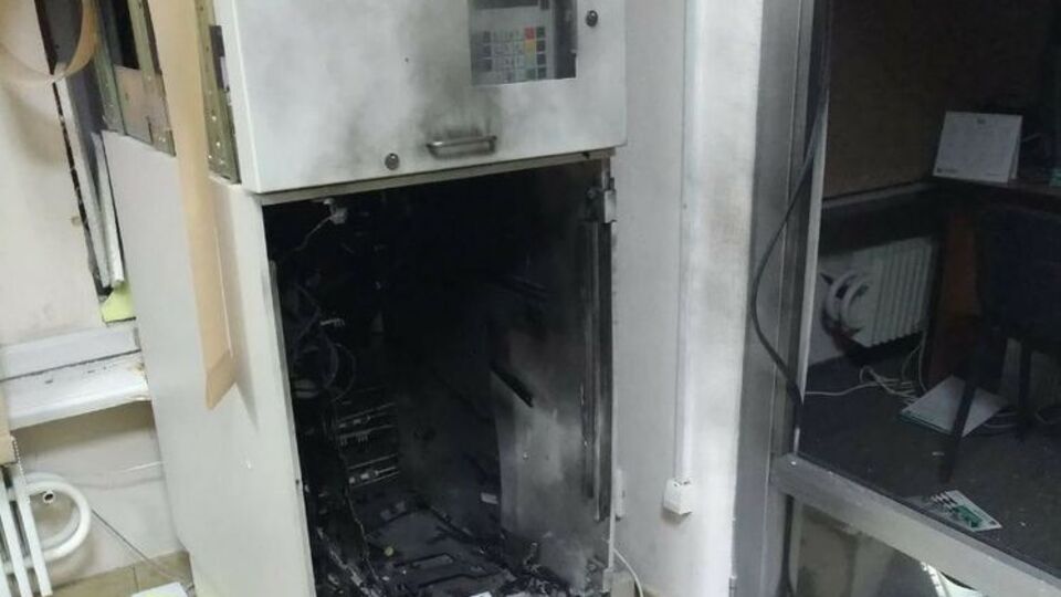 Злочинці підірвали банкомати і забрали касети