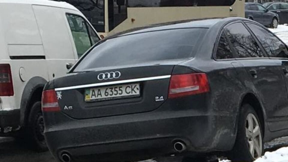 Видання стверджує, що Audi A6 стоїть на обліку в автопарку СБУ