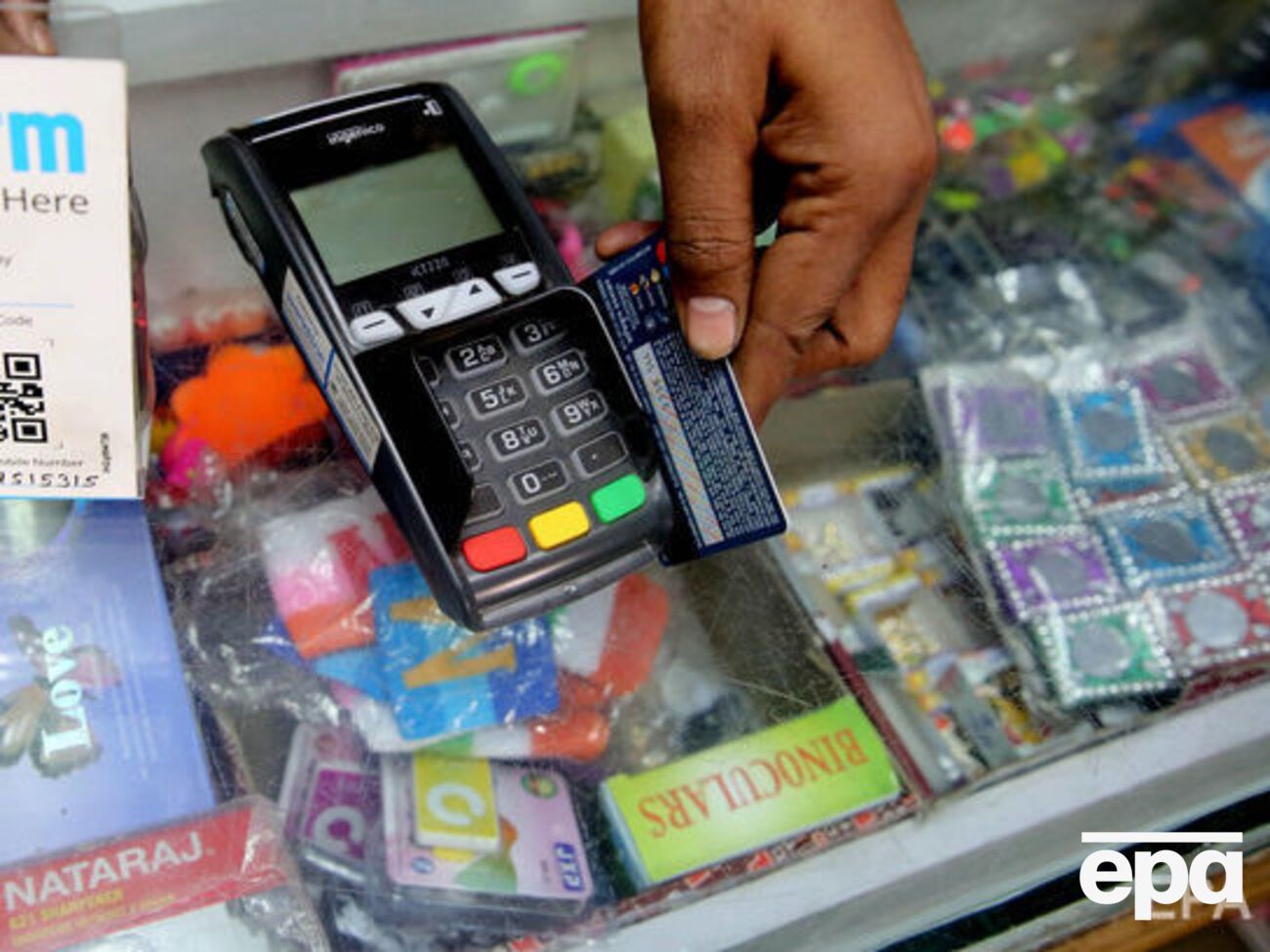 За підсумками 2018 року найбільша кількість безготівкових операцій припадала на розрахунки в торговельних мережах