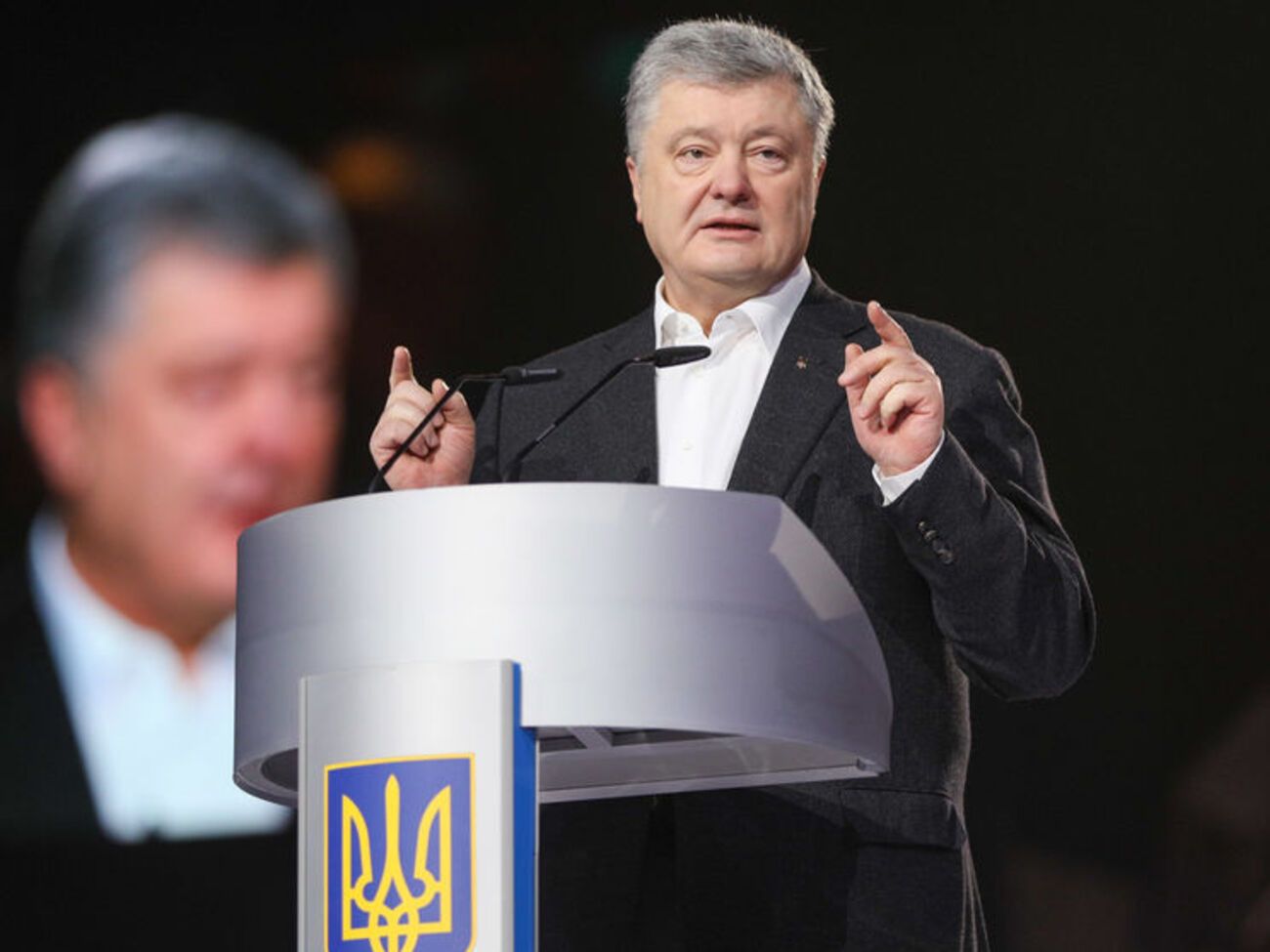 Порошенко считает, что необходимо найти другие способы, как выводить зарплаты из тени