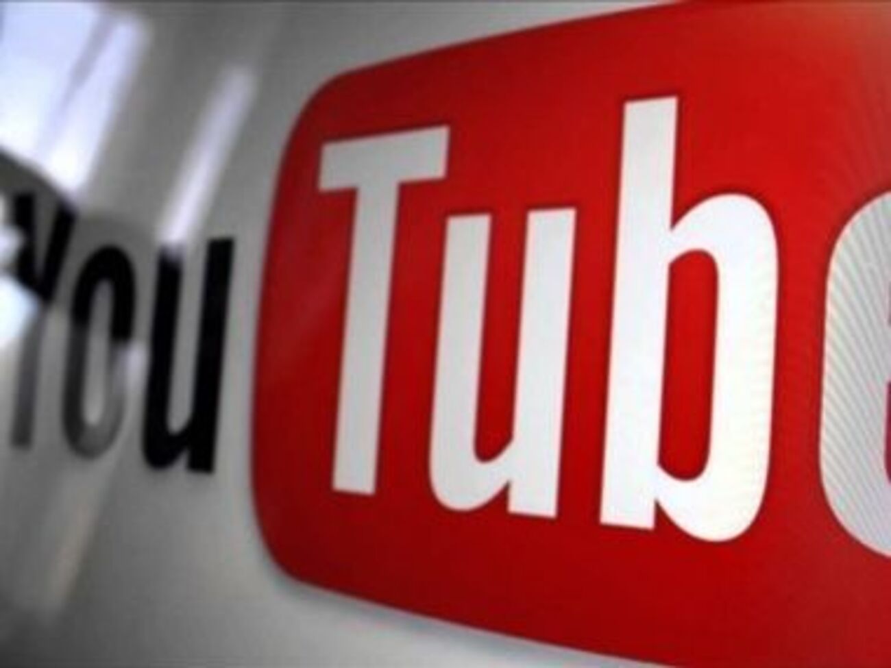 В YouTube отметили, что компания немедленно реагирует, если выявляет нарушителей рекламной политики