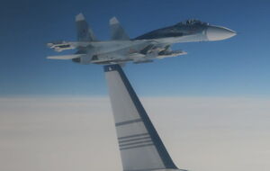 Российский истребитель Су-27 приблизился к шведскому самолету на расстояние около 20 метров