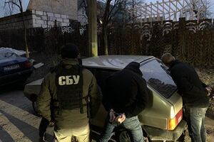 Правоохранители намерены сообщить полицейскому о подозрении по ч. 3 ст. 368 (вымогательство неправомерной выгоды должностным лицом) Уголовного кодекса Украины