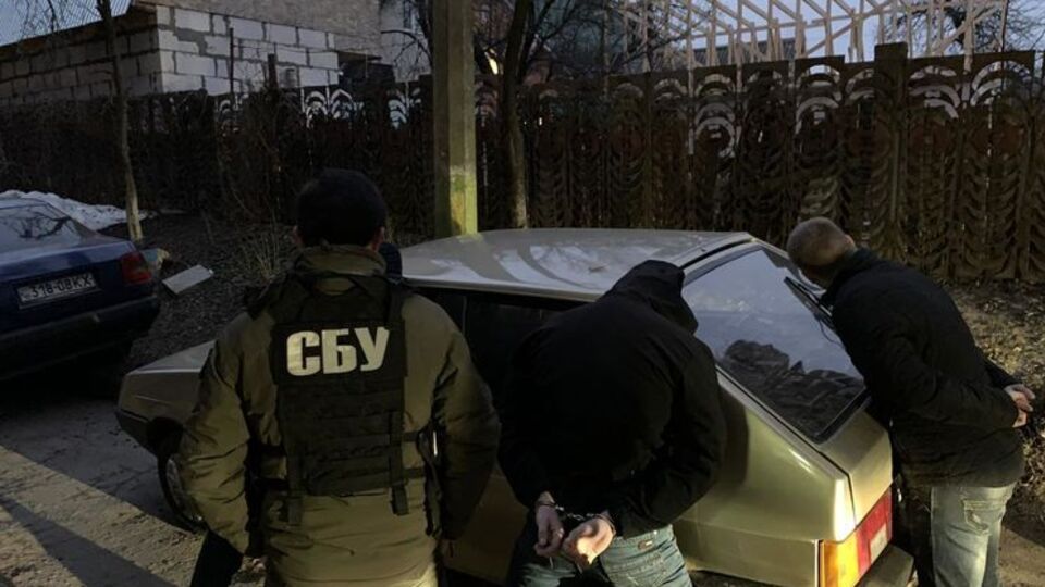 Правоохранители намерены сообщить полицейскому о подозрении по ч. 3 ст. 368 (вымогательство неправомерной выгоды должностным лицом) Уголовного кодекса Украины