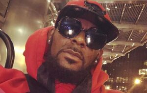 R Kelly отрицает обвинения