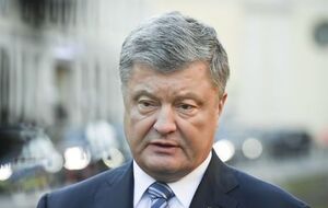 Порошенко: Теплый февраль и март позволит сэкономленные средства по энергосбережению оставить в карманах пенсионеров