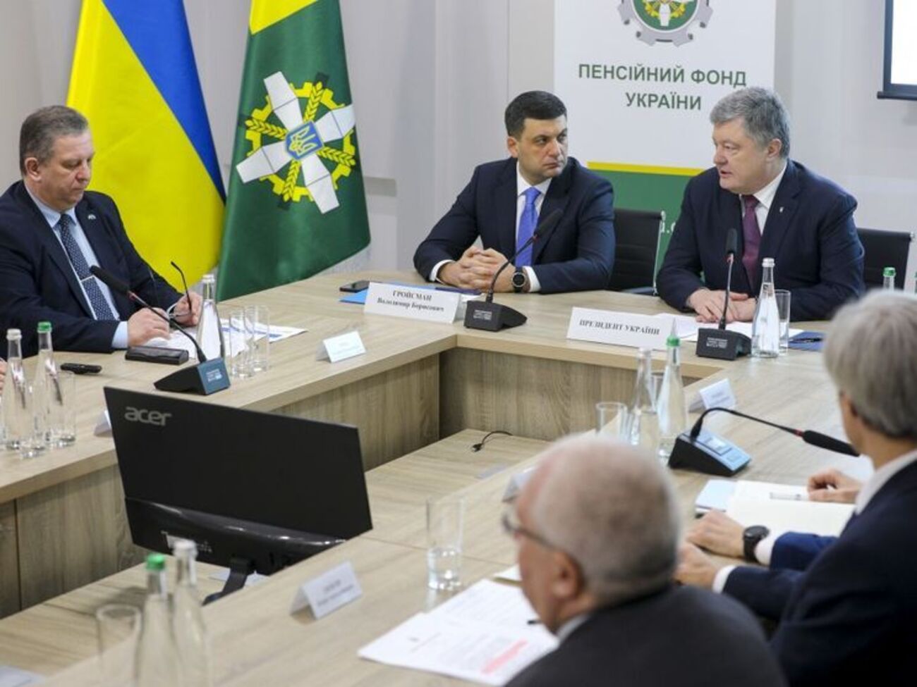 Порошенко: Механизм распространяется на тех, кто в результате индексации с 1 марта получит небольшие суммы