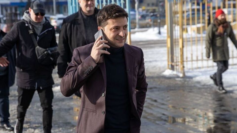 Зеленський лідирує в рейтингу КМІС