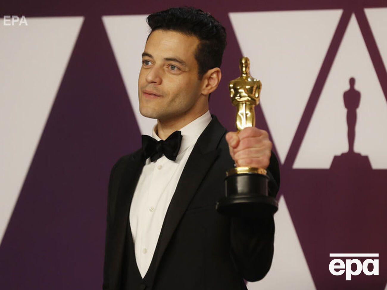 Рамі Малек продемонстрував свою нагороду