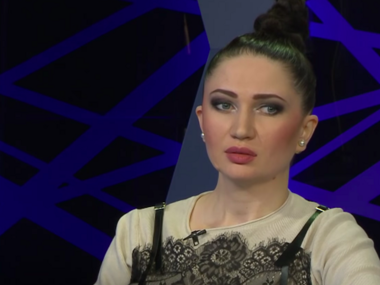 Олеся Бацман: Постежте за цією ситуацією: ті, хто не проголосує... Я вам так скажу: не голосуйте за них на виборах