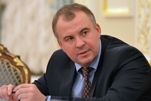 По данным журналистов, Гладковский и его сын причастны к схеме хищений в армии