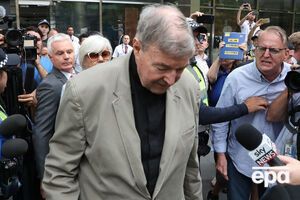 Пелл не визнає провини ні за одним із пунктів обвинувачення