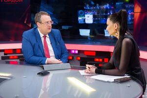 Геращенко: Закон прямо забороняє підписувати платні договори з агітаторами