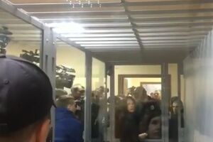 Зайцеву вывели из зала