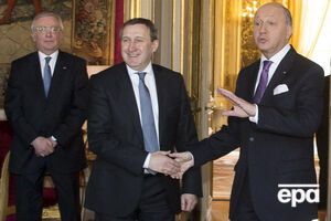 5 березня 2014 року. Дещиця і тодішній міністр закордонних справ Франції Лоран Фабіус перед початком переговорів