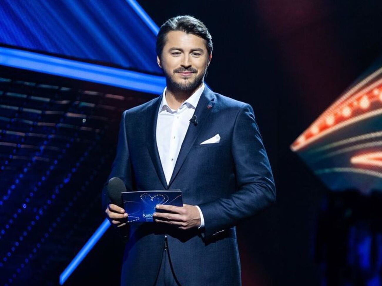 Ніхто від Anna Maria не вимагав зректися батьків. Важливо було почути громадянську позицію до кінця! А не бути трішечки вагітним