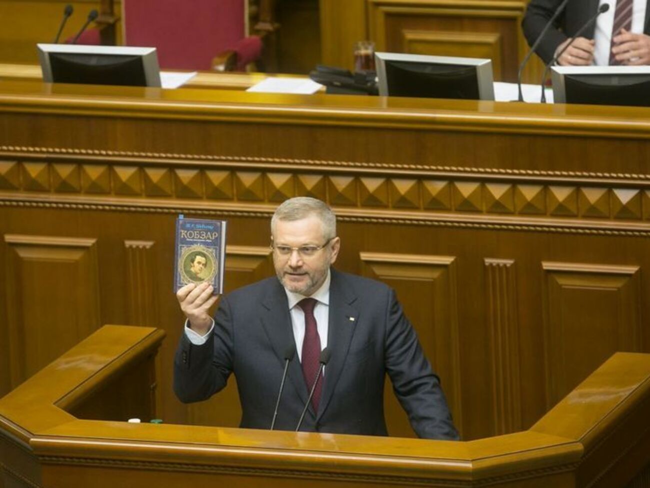 Александр Вилкул: Я пишу українською мовою, и на русском я также пишу
