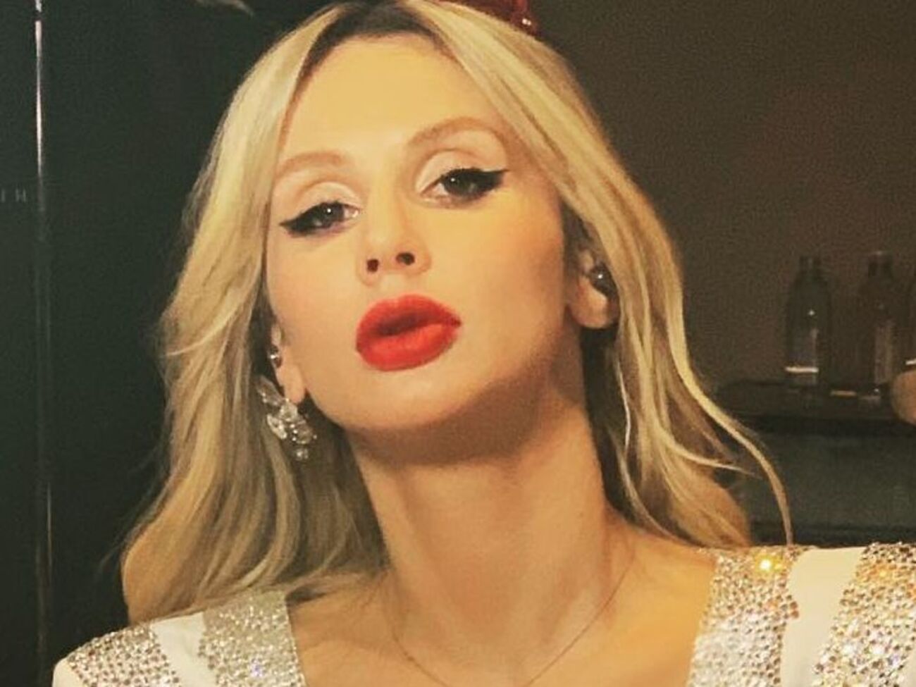 Loboda продемонстрировала голые ноги