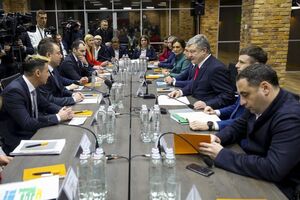 Порошенко и Гройсман встретились с представителями ведущих IT-компаний Украины