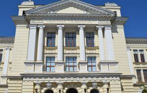 Предыдущая попытка Кабмина реорганизовать университет была заблокирована судом