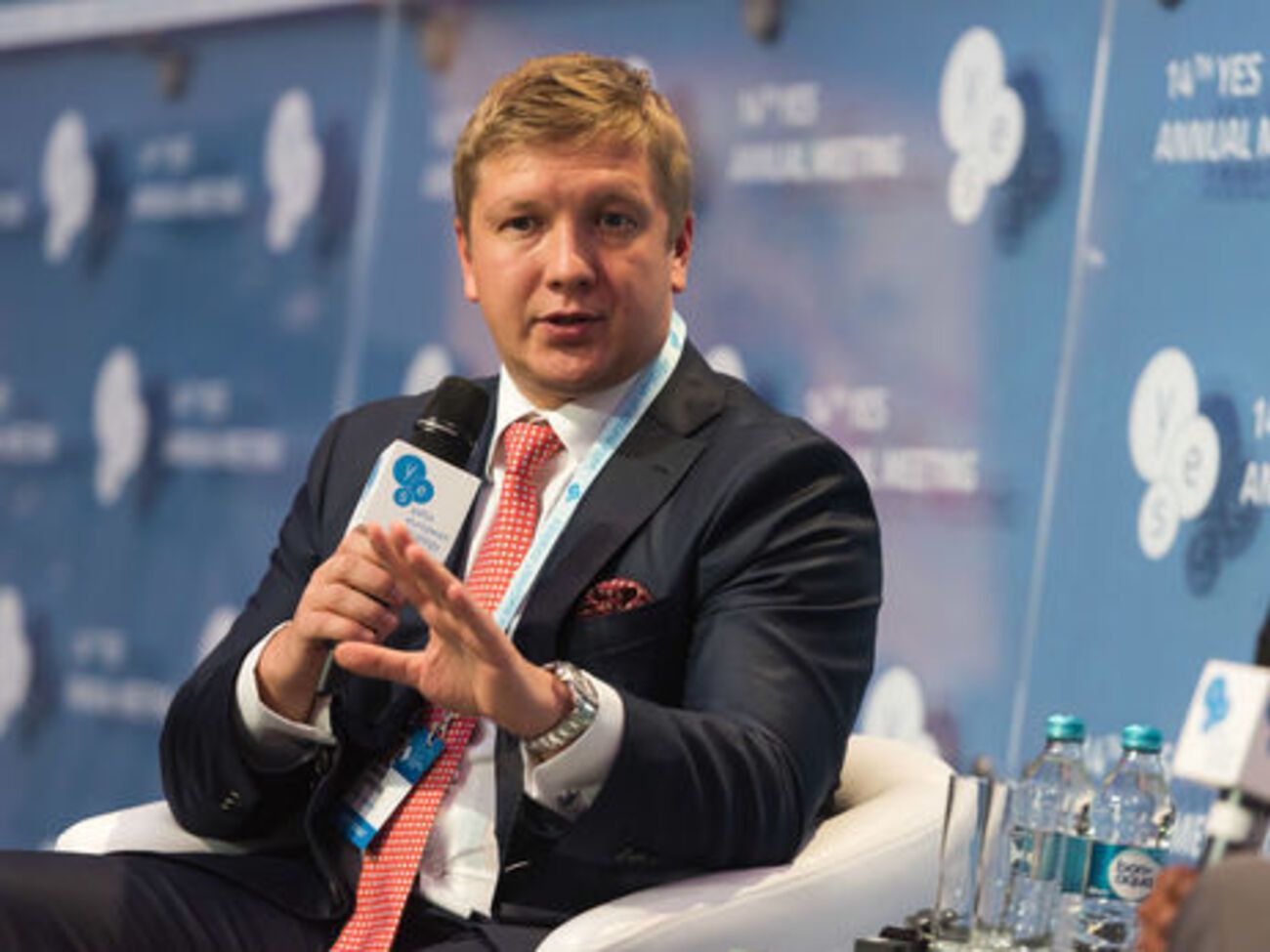 Коболєв пообіцяв віддавати на благодійність усе зароблене 2019 року