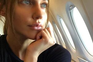 Узерли показала, как выглядела ребенком