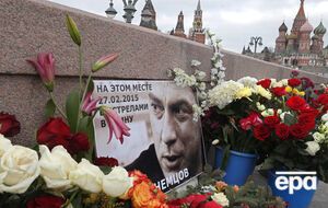 27 февраля 2015 года Немцова застрелили на мосту возле Кремля