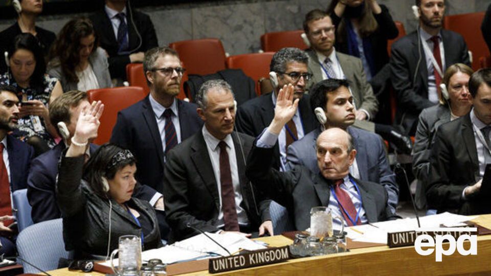 Великобритания и США были среди семи стран, голосовавших против российской резолюции