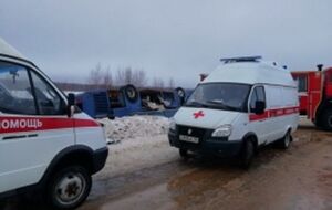 Автобус с детьми съехал в кювет