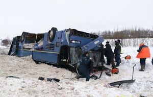 Утром 3 февраля в России под Калугой автобус с детьми съехал в кювет и перевернулся