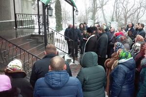 После столкновений храм опечатали